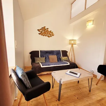 L' établissement Design , Vous Propose 4 Neufs Avec Services , Lits Faits à Votre Arrivée , Serviettes De Toilette , Ménage, Wifi , En Hyper Centre , Vue à 200m , Est Accessible à Pied Appartement Dieppe