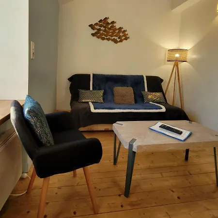 Avec Climatiseur Appartement Design Vous Propose, Un Appartement 2 Chambres Et Salon, 3 Appartements Une Piece, Dans Les Appartements , Netflix, Lits Faits A Votre Arrivee, Serviettes De Toilette, Menage, Wifi ,Plage A 190M, Box A Velos דירה *