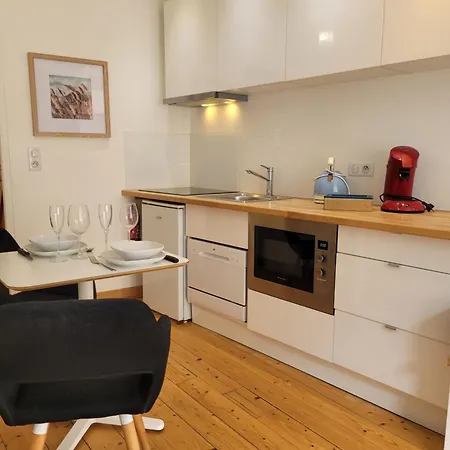 דירה Avec Climatiseur Appartement Design Vous Propose, Un Appartement 2 Chambres Et Salon, 3 Appartements Une Piece, Dans Les Appartements , Netflix, Lits Faits A Votre Arrivee, Serviettes De Toilette, Menage, Wifi ,Plage A 190M, Box A Velos דייפ