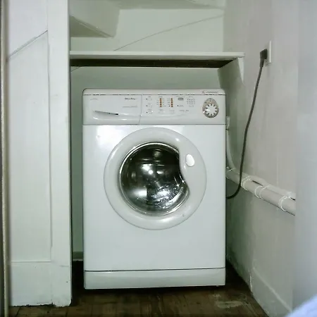 L' établissement Design , Vous Propose 4 Neufs Avec Services , Lits Faits à Votre Arrivée , Serviettes De Toilette , Ménage, Wifi , En Hyper Centre , Vue à 200m , Est Accessible à Pied Dieppe