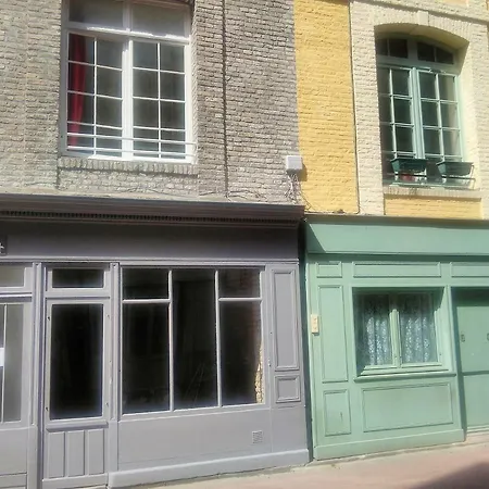 Apartamento 1 2 Salon ,3 Rénovés , Netflix, Lits Faits à Votre Arrivée, Serviettes De Toilette, Ménage, Wifi, En Hyper Centre ,plage à 190m, Box à Vélos, Paiement 3 Fois Sans Frais, Prix *