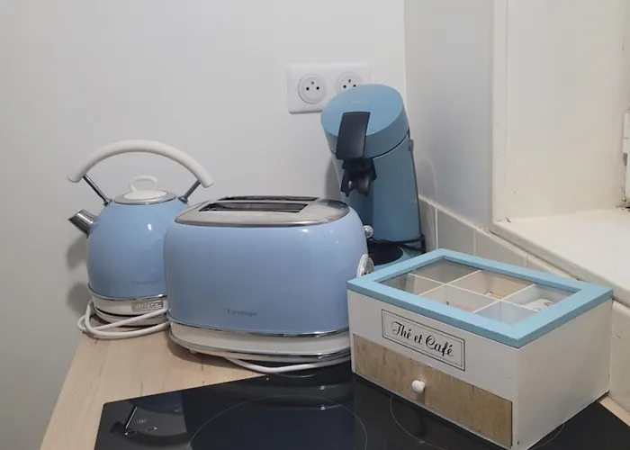 1 2 Salon ,3 Rénovés , Netflix, Lits Faits à Votre Arrivée, Serviettes De Toilette, Ménage, Wifi, En Hyper Centre ,plage à 190m, Box à Vélos, Paiement 3 Fois Sans Frais, Prix *