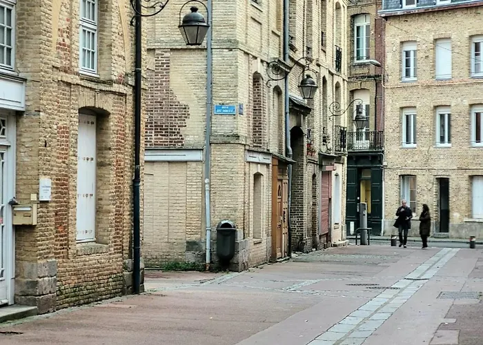 1 2 Salon ,3 Rénovés , Netflix, Lits Faits à Votre Arrivée, Serviettes De Toilette, Ménage, Wifi, En Hyper Centre ,plage à 190m, Box à Vélos, Paiement 3 Fois Sans Frais, Prix Dieppe