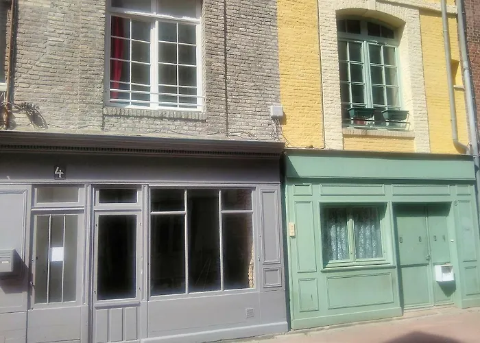 Appartement 1 2 Salon ,3 Rénovés , Netflix, Lits Faits à Votre Arrivée, Serviettes De Toilette, Ménage, Wifi, En Hyper Centre ,plage à 190m, Box à Vélos, Paiement 3 Fois Sans Frais, Prix *